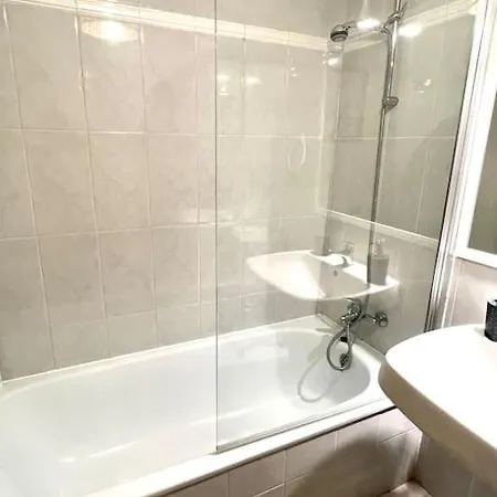 Apartment T3 Front In Sao Joao Da Caparica *